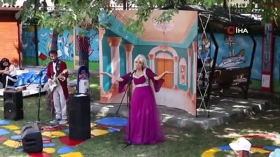  Kartallı miniklere bayram gibi şenlik