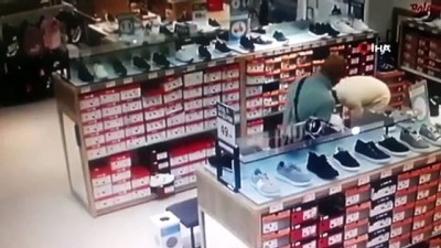 polis ekipleri -  Alışveriş merkezindeki cep telefonu hırsızlığı kamerada Videosu