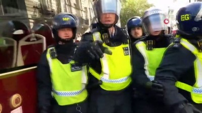  - Londra’da karantina karşıtı protesto