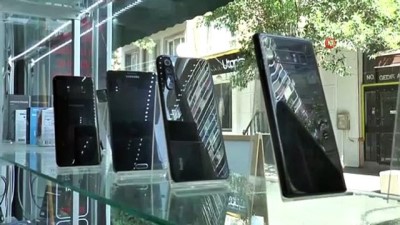 elektronik alet -  'Ucuz şarj aletleri binlerce liralık telefonları hurdaya çıkarıyor' Videosu
