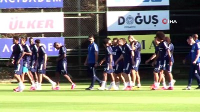Fenerbahçe, yeni sezon hazırlıklarını sürdürdü