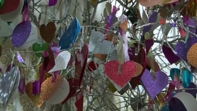  Gelinlerin anılarını iş yerinde biriktiriyor