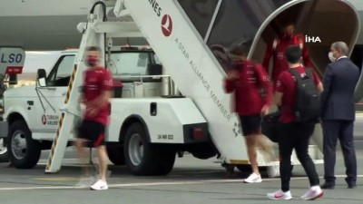 apron - Türkiye A Milli Futbol Takımı Sivas’ta Videosu