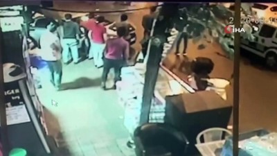 polis ekipleri -  İstanbul’da hareketli dakikalar kamerada...Polisten kaçan hırsızlar kaza yaptı Videosu