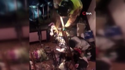 en yasli kadin -  - Rusya'daki çöp evde yaşlı çiftin cesedi bulundu Videosu