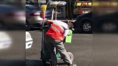 temizlik iscisi -  Temizlik işçisi ekmek teknesini eliyle böyle sildi Videosu