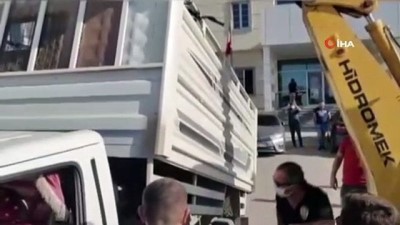 polis ekipleri -  Van'da uyuşturucu operasyonu: 78 kilo uyuşturucu ele geçirildi Videosu
