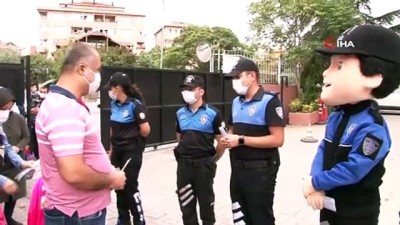 polis ekipleri -  Ataşehir’de okullarda maske ve dezenfektan dönemi Videosu