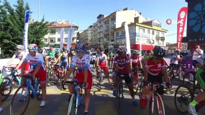 Erciyes'te Uluslararası Dağ Bisikleti heyecanı sürüyor