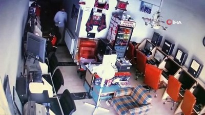 internet kafe -  Hırsız önce güvenlik kamerasına sonra polise yakalandı Videosu