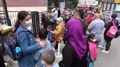  Minikler pandemi gölgesinde ders başı yaptı