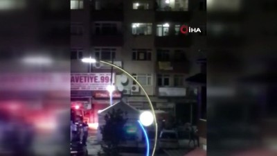 hava yastigi -  Sakarya’da binanın 4’üncü katından böyle atlamış Videosu