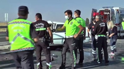 polis ekipleri -  Nevşehir’de feci kaza...Cenazelerini görmek isteyen torunları sinir krizi geçirdi: 2 ölü Videosu