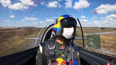 italyan -  Dario Costa, havada akrobasi heyecanı yaşattı Videosu