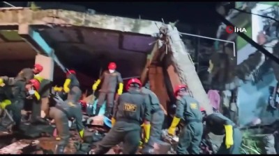 kopek -  - Hindistan'da çöken binanın bilançosu artıyor Videosu