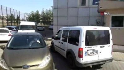 sivil polis -  Marketi soyup çalışanı kaçırmıştı, o zanlı adliyeye çıkarıldı Videosu