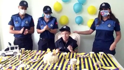 otizm -  Zabıta ekiplerinden 20 yaşına giren otizmli Mehmet’e doğum günü sürprizi Videosu