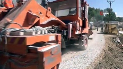 ummet -  Erciş’te 13,5 kilometrelik grup mahalle yolunda asfalt çalışması Videosu