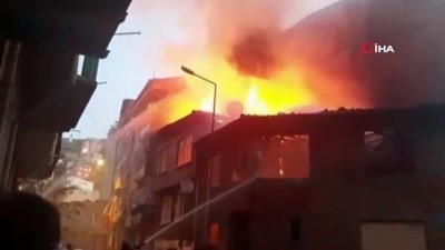  Gemlik’de bina alev alev yandı