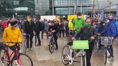 iklim degisikligi - Almanya'da iklim değişikliği karşıtı gösteriler - BERLİN Videosu
