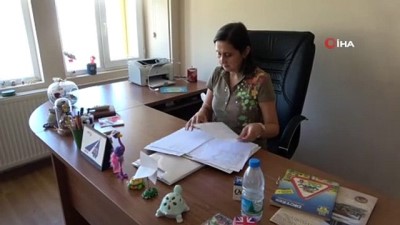 anaokulu ogrencisi -  Öğretim Üyesi Sönmez'den 'Macron'a tepki Videosu