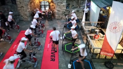 isik gosterisi - Tarihi Sinop Kalesi'nde spor etkinliği düzenlendi Videosu