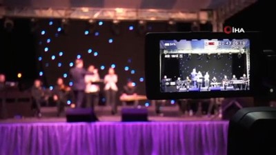 karahisar -  - Afyonkarahisar’da ilk defa düzenlenen ‘arabada konsere’ ilgi yoğun oldu Videosu