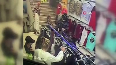 giyim magazasi -  Bebek arabasındaki çantadan hırsızlık kamerada Videosu