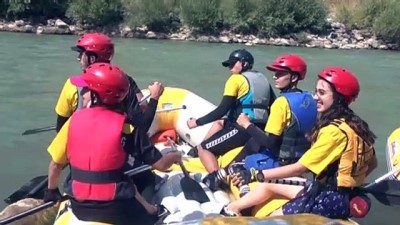 rafting heyecani - Zap Deresi'nde rafting heyecanı - HAKKARİ Videosu