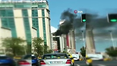 cati kati -  Beşiktaş’da bir iş merkezinin çatı katında yangın Videosu