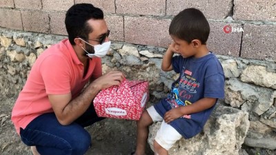 dogum gunu pastasi -  Diyarbakırlı yardımseverden çocuklara yürek ısıtan sürpriz Videosu