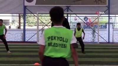 futbol okulu -  - İpekyolu Belediyesi spor akademisi açtı Videosu