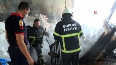 mobilya -  İtfaiyenin 20 metre karşısındaki mobilya mağazasında yangına jet müdahale Videosu