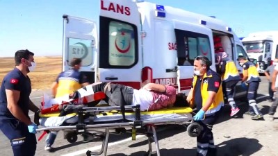 tesk - Sivas'ta kamyonet devrildi: 1 ölü, 1 yaralı Videosu