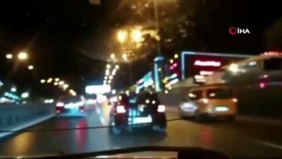 para cezasi -  Avcılar'da makas atarak trafikte tehlike saçan magandalar yakalandı Videosu