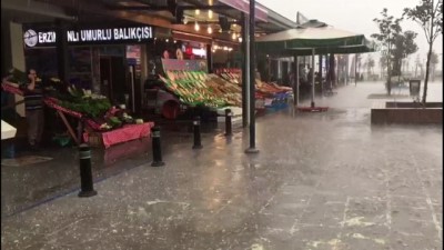 Bazı kesimlerde sağanak ve dolu etkili oluyor - İSTANBUL