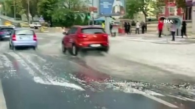  İstanbul'u dolu vurdu, cadde ve sokaklar beyaza büründü