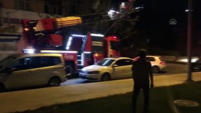 itfaiye merdiveni - Kadıköy'de 3 katlı binada yangın çıktı - İSTANBUL Videosu