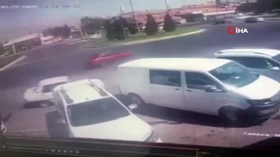 guvenlik kamerasi -  Kahramanmaraş’ta trafik kazası kamerada Videosu