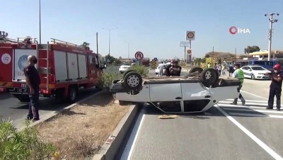 kurtarma ekibi -  Kavşağa kontrolsüz giren otomobile çarpıp takla attı: 2 yaralı Videosu