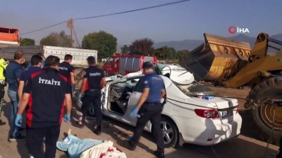 polis merkezi -  Kazada araç hurdaya döndü... Askeri personel ve eşi kazada öldü, çocukları yaralı kurtuldu Videosu