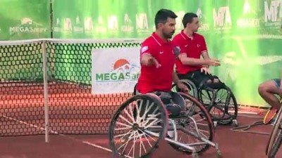 takim kampi - Kortların paralimpik yıldızı Uğur Altınel'in hedefi olimpiyat kotası almak - ANTALYA Videosu