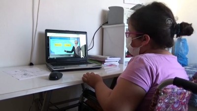 engelli ogrenci - Öğretmenden engelli öğrencisine bilgisayar sürprizi - MERSİN Videosu