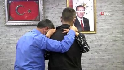 acikogretim -  Terör örgütü PKK’da çözülmeler sürüyor...Evlat nöbetindeki bir aile daha evladına kavuştu Videosu
