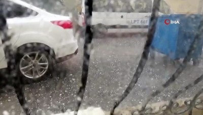  Üsküdar'da dolu yağışı başladı