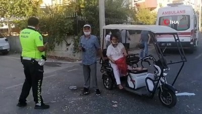 yurume engelli -  Bisiklet, engelli bireyin kullandığı elektrikli bisikletle çarpıştı: 3 yaralı Videosu