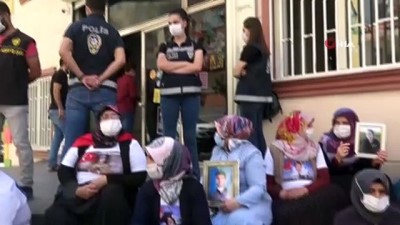  HDP önündeki evlat nöbetine bir aile daha katıldı