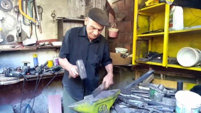 demircili - 85 yaşındaki demirci ustası eski metallere yeniden hayat veriyor - AMASYA Videosu