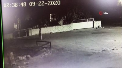 guvenlik kamerasi -  Araçları çalışmayınca ilk gördükleri evden motosiklet çaldılar Videosu