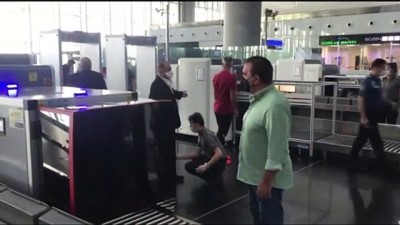 pasaport kontrolu - Galatasaray, İskoçya'ya gitti - İSTANBUL Videosu